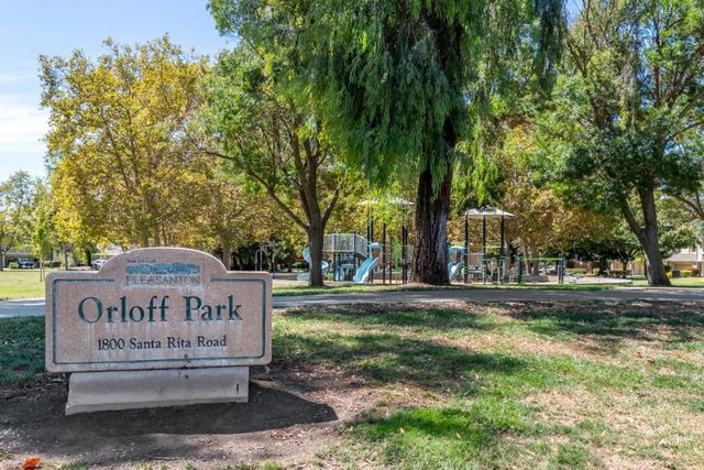 4043 Rennellwood Way, Pleasanton, CA 94566