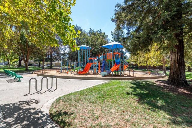 4043 Rennellwood Way, Pleasanton, CA 94566