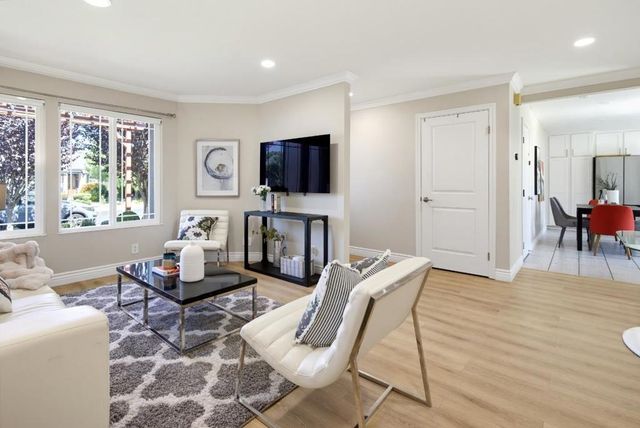 4043 Rennellwood Way, Pleasanton, CA 94566