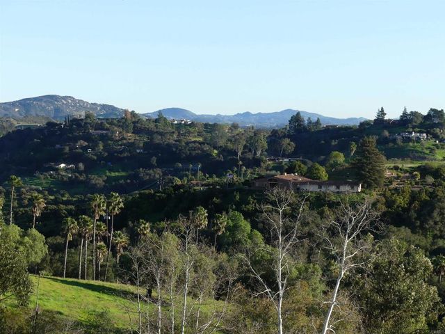 725 Yucca Road, Fallbrook, CA 92028