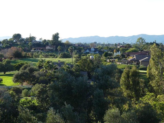 725 Yucca Road, Fallbrook, CA 92028