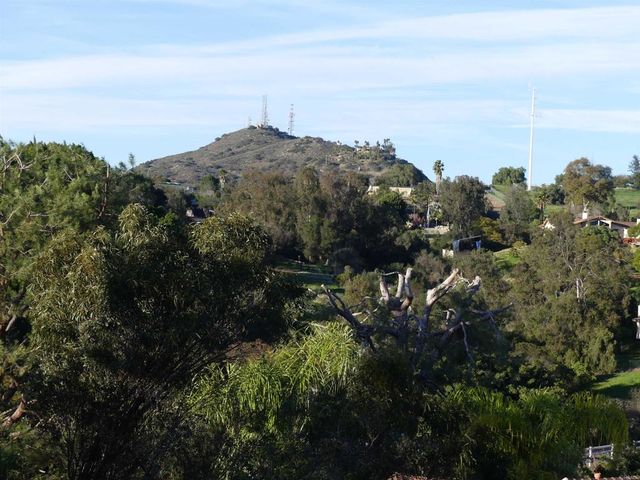 725 Yucca Road, Fallbrook, CA 92028