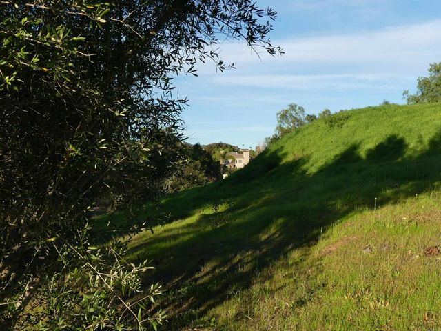 725 Yucca Road, Fallbrook, CA 92028