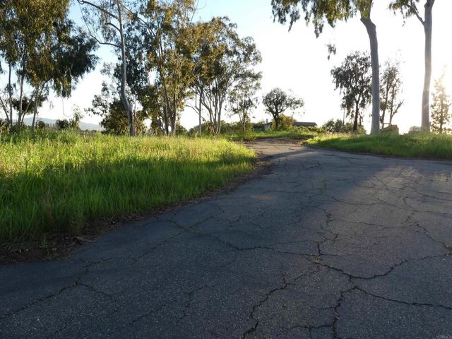 725 Yucca Road, Fallbrook, CA 92028
