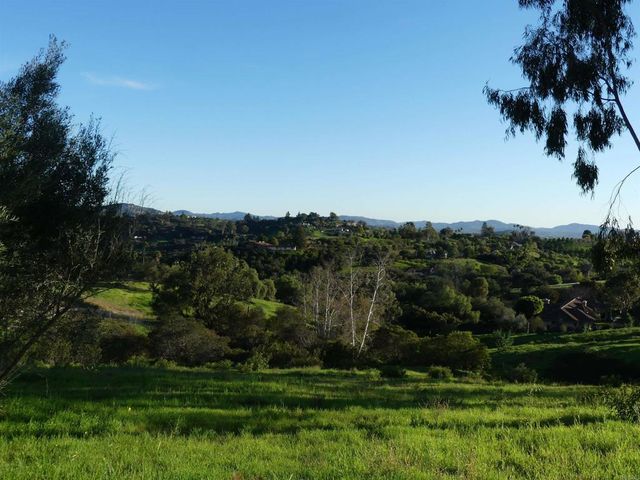 725 Yucca Road, Fallbrook, CA 92028