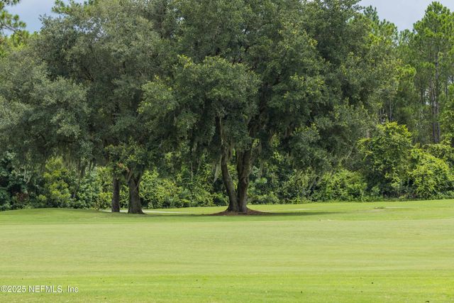 365 N LOMBARDY Loop, St. Johns, FL 32259