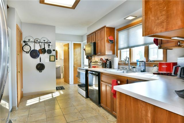 591 Belvedere Avenue NE, Warren, OH 44483