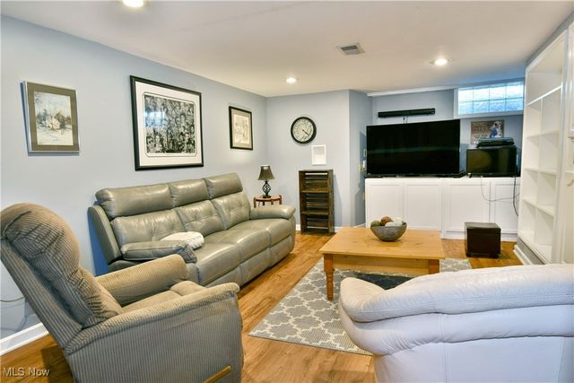 591 Belvedere Avenue NE, Warren, OH 44483