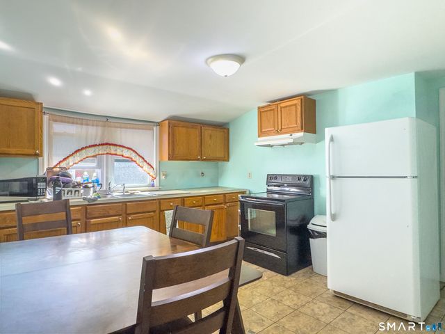 11 Belmont Circle, Danbury, CT 06810