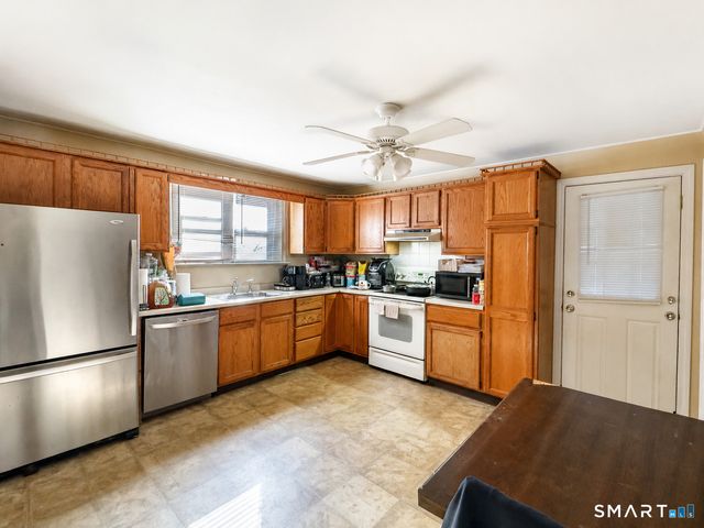 11 Belmont Circle, Danbury, CT 06810