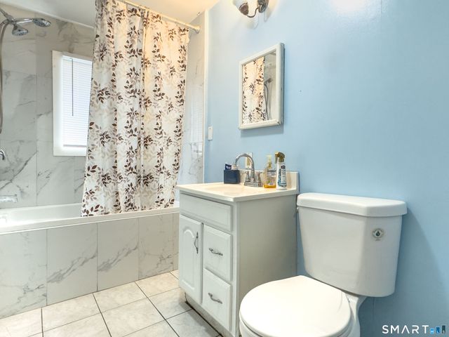 11 Belmont Circle, Danbury, CT 06810