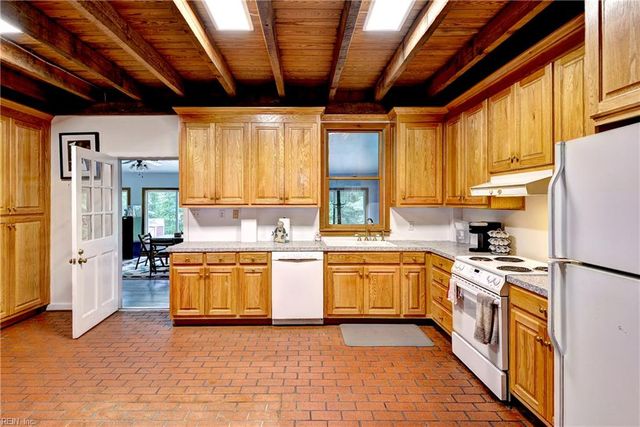 631 Rocky Bottom RD, Spring Grove, VA 23881