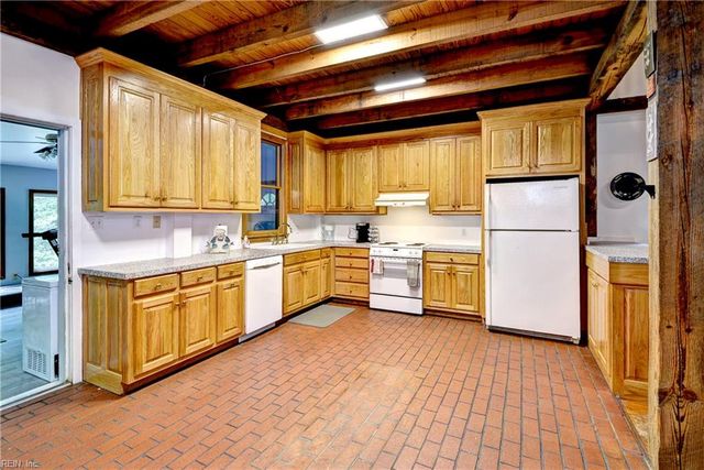 631 Rocky Bottom RD, Spring Grove, VA 23881