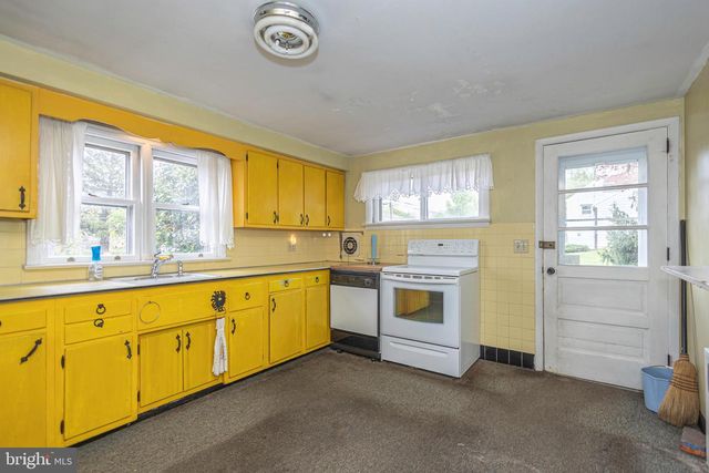 812 E WALNUT ST, Perkasie, PA 18944