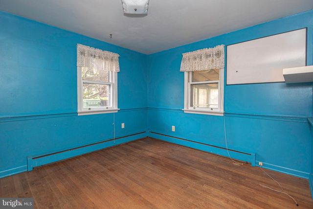 812 E WALNUT ST, Perkasie, PA 18944