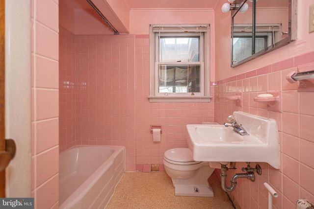 812 E WALNUT ST, Perkasie, PA 18944