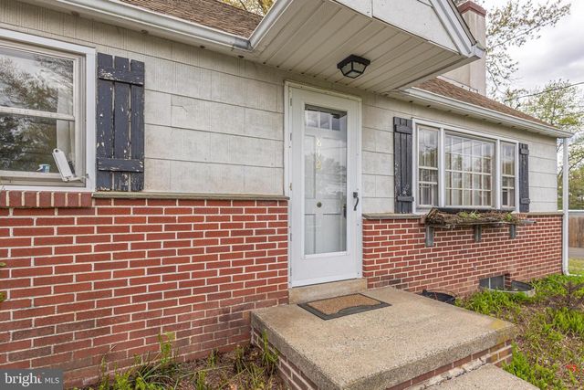 812 E WALNUT ST, Perkasie, PA 18944