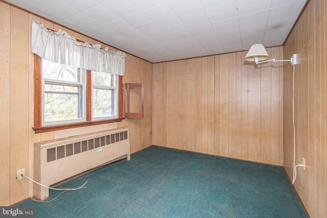 812 E WALNUT ST, Perkasie, PA 18944