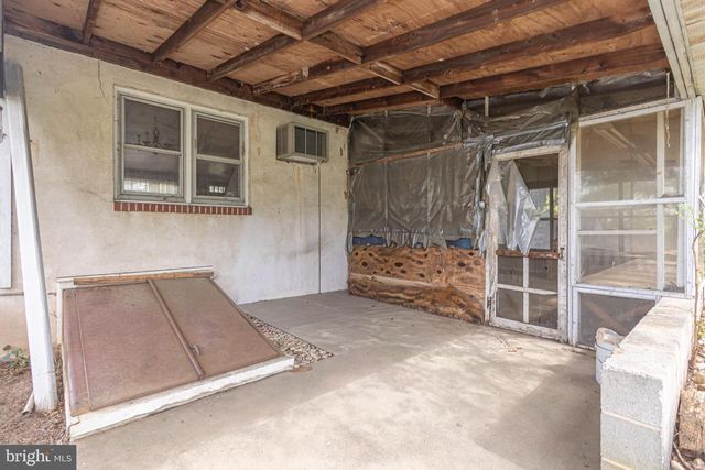 812 E WALNUT ST, Perkasie, PA 18944