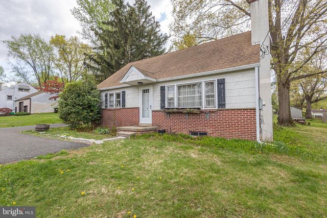 812 E WALNUT ST, Perkasie, PA 18944