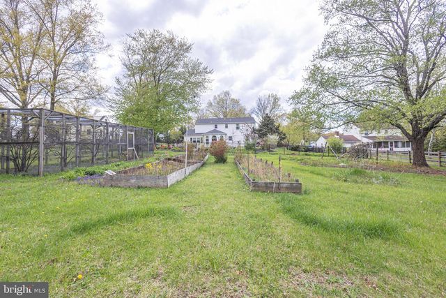 812 E WALNUT ST, Perkasie, PA 18944