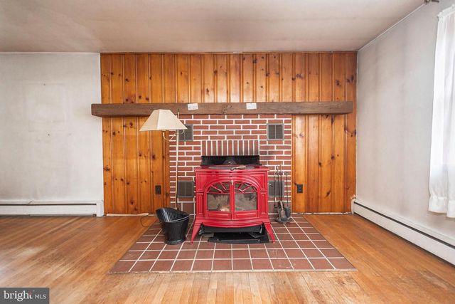 812 E WALNUT ST, Perkasie, PA 18944