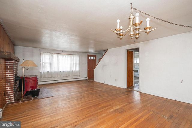 812 E WALNUT ST, Perkasie, PA 18944