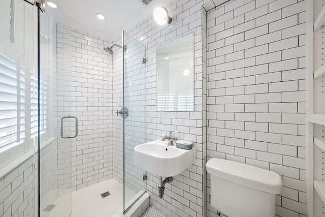 6 West Hill Place, Boston, MA 02114