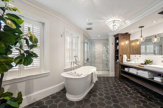 6 West Hill Place, Boston, MA 02114