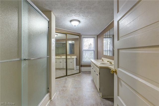 37948 Barnes Court, Willoughby, OH 44094