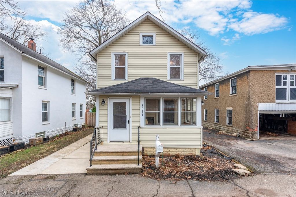 37948 Barnes Court, Willoughby, OH 44094