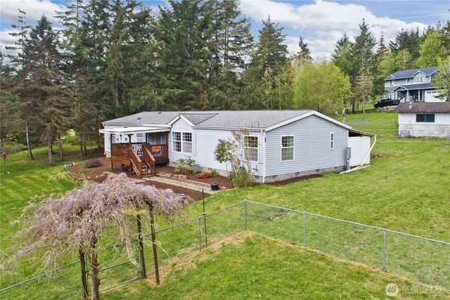 41 E Bay Heights Drive, Allyn, WA 98524