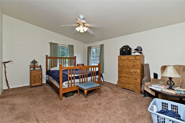 41 E Bay Heights Drive, Allyn, WA 98524