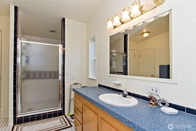 41 E Bay Heights Drive, Allyn, WA 98524