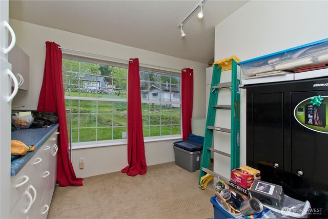 41 E Bay Heights Drive, Allyn, WA 98524