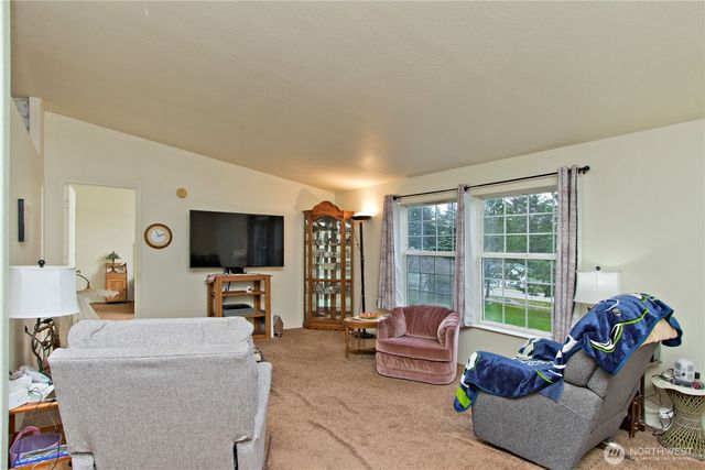41 E Bay Heights Drive, Allyn, WA 98524