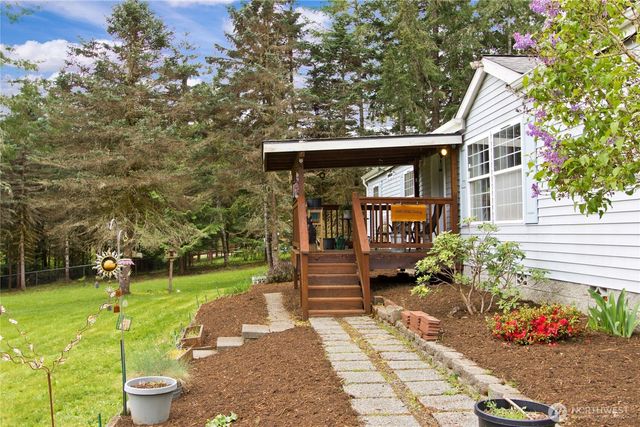 41 E Bay Heights Drive, Allyn, WA 98524