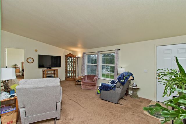 41 E Bay Heights Drive, Allyn, WA 98524