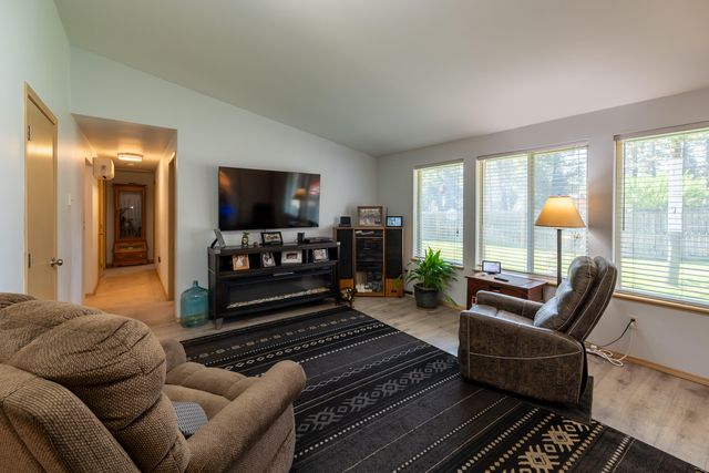 15610 Burgess Road, La Pine, OR 97739