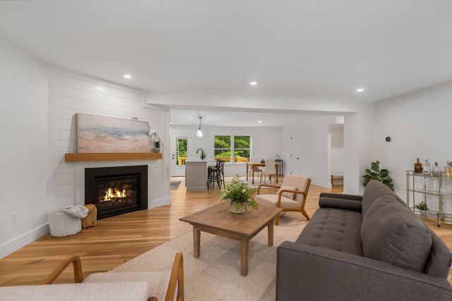 102 Jenness Rd Unit B, Epping, NH 03042