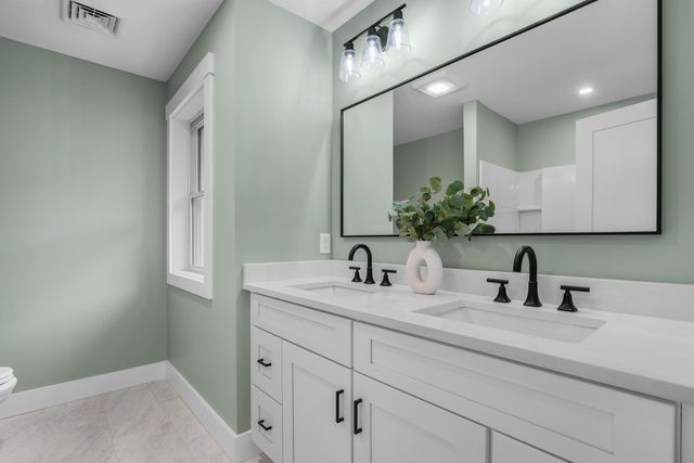 102 Jenness Rd Unit B, Epping, NH 03042
