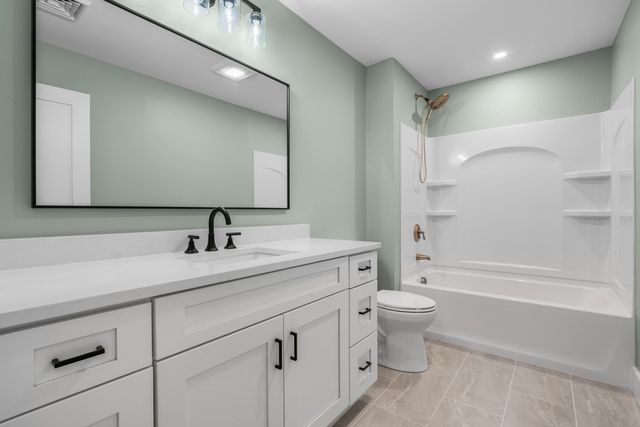 102 Jenness Rd Unit B, Epping, NH 03042