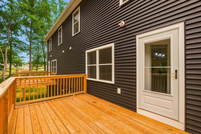 102 Jenness Rd Unit B, Epping, NH 03042