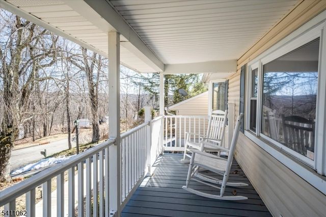 8 S White Birch Ter, Sparta Twp., NJ 07871