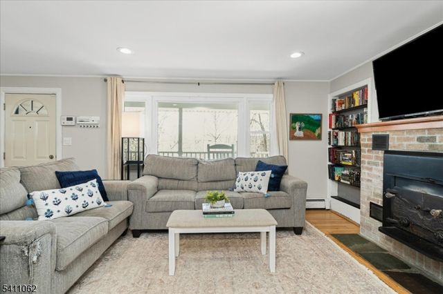 8 S White Birch Ter, Sparta Twp., NJ 07871