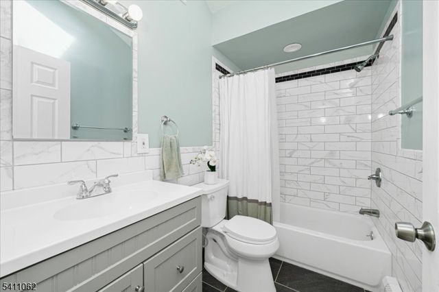 8 S White Birch Ter, Sparta Twp., NJ 07871