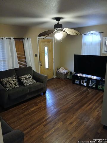 257 Archimedes Dr, San Antonio, TX 78223