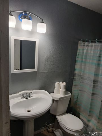 257 Archimedes Dr, San Antonio, TX 78223