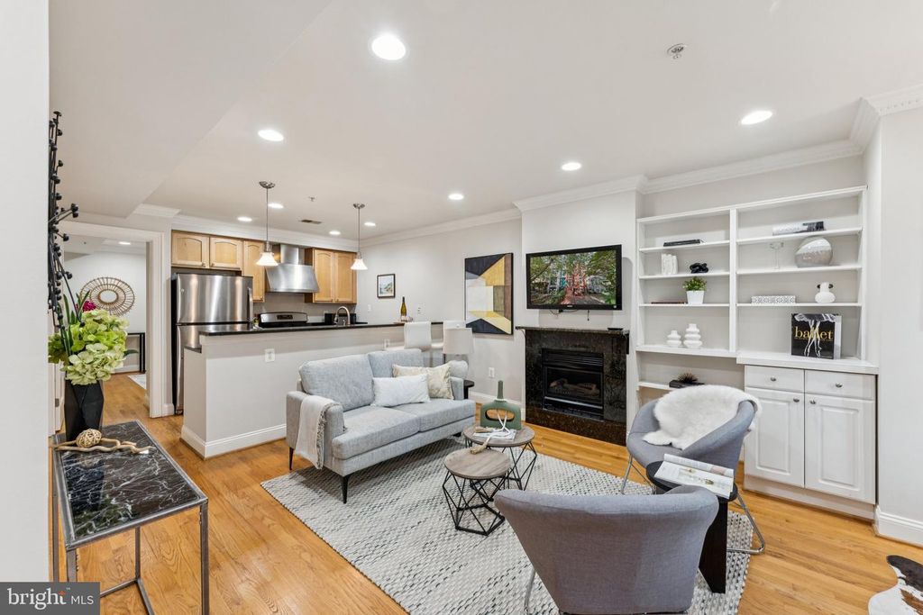 806 MARYLAND AVE NE #1, Washington, DC 20002