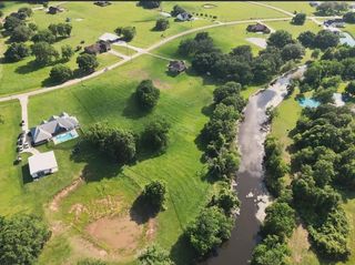 1223 Mill Road, Angleton, TX 77515